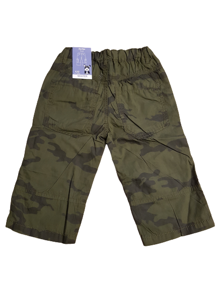 Shorts grün camouflage Gr. 122 *neu*